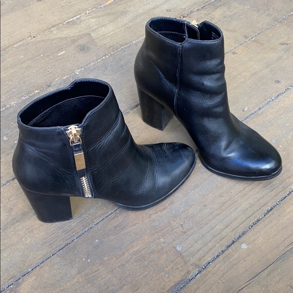 Aldo black heeled booties